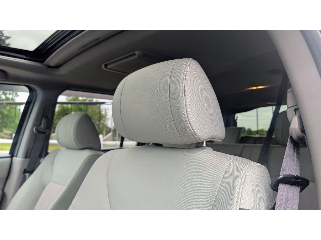2015 Honda Pilot SE photo 14