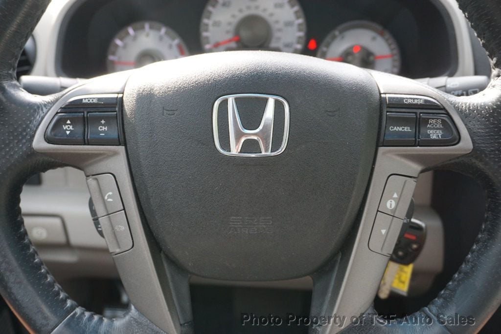 2015 Honda Pilot Touring photo 24