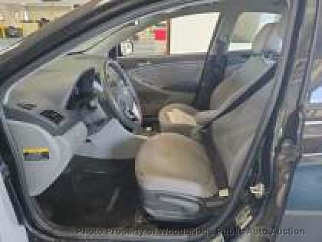 2015 Hyundai Accent 4dr Sedan Automatic GLS - 23072453 - 7