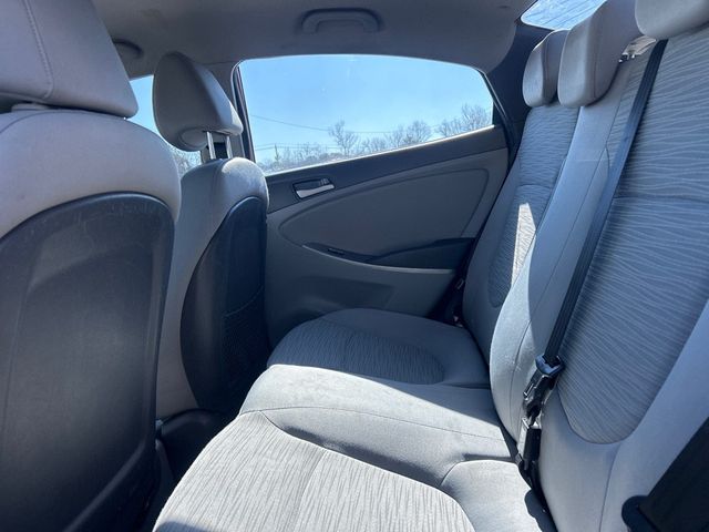2015 Hyundai Accent 4dr Sedan Automatic GLS - 22986205 - 6