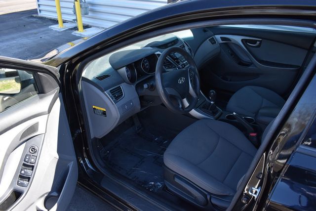 2015 Hyundai Elantra 4dr Sedan Manual SE - 23008703 - 13