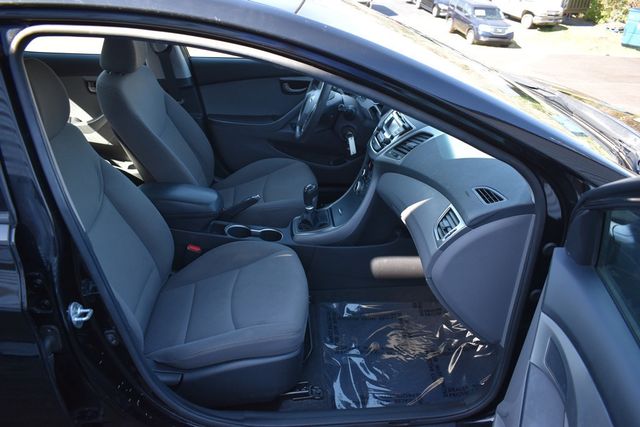 2015 Hyundai Elantra 4dr Sedan Manual SE - 23008703 - 24