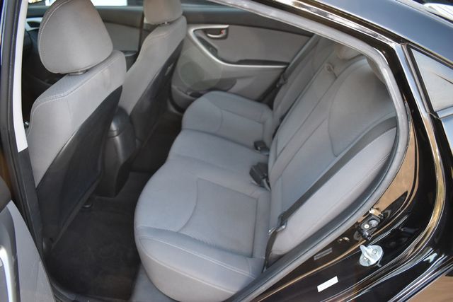 2015 Hyundai Elantra 4dr Sedan Manual SE - 23008703 - 26