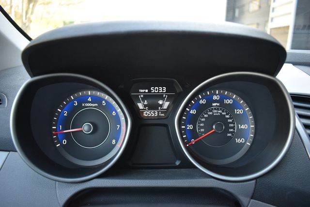 2015 Hyundai Elantra 4dr Sedan Manual SE - 23008703 - 4