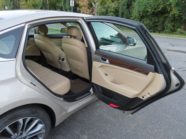 2015 Hyundai Genesis 4dr Sedan V6 3.8L AWD - 23089809 - 30