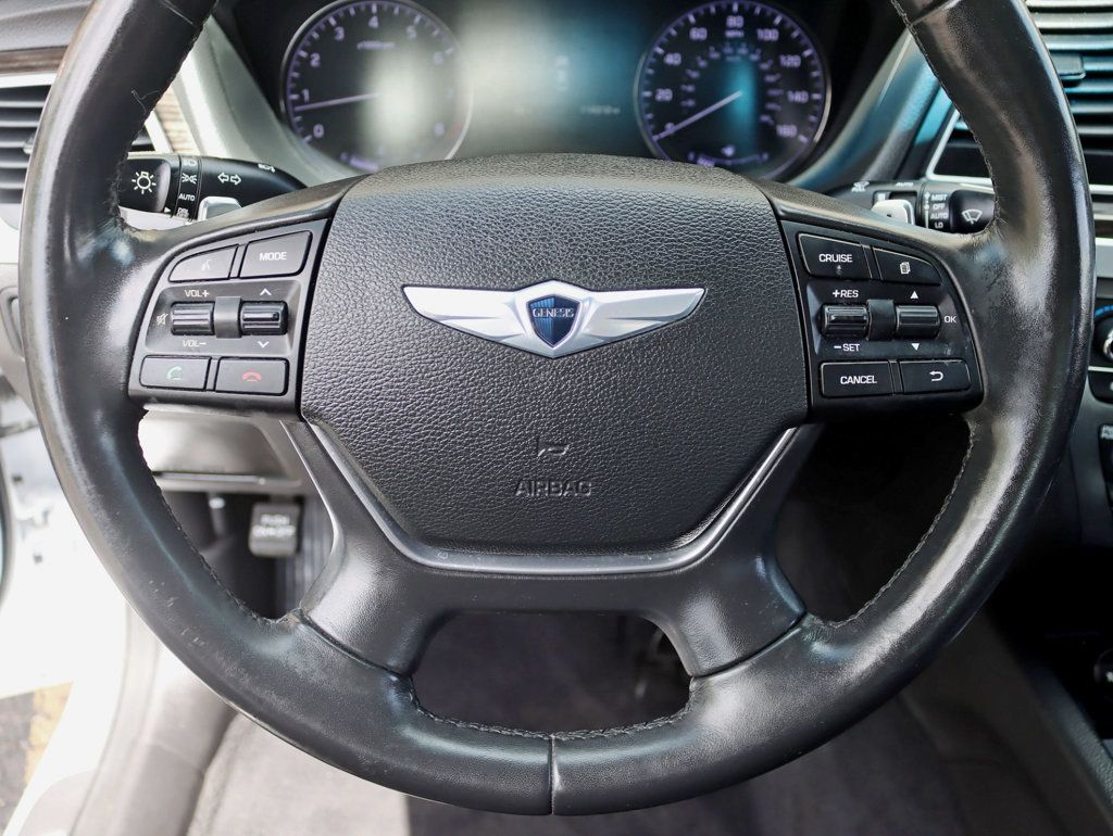 2015 Hyundai Genesis 4dr Sedan V6 3.8L AWD - 23022493 - 11