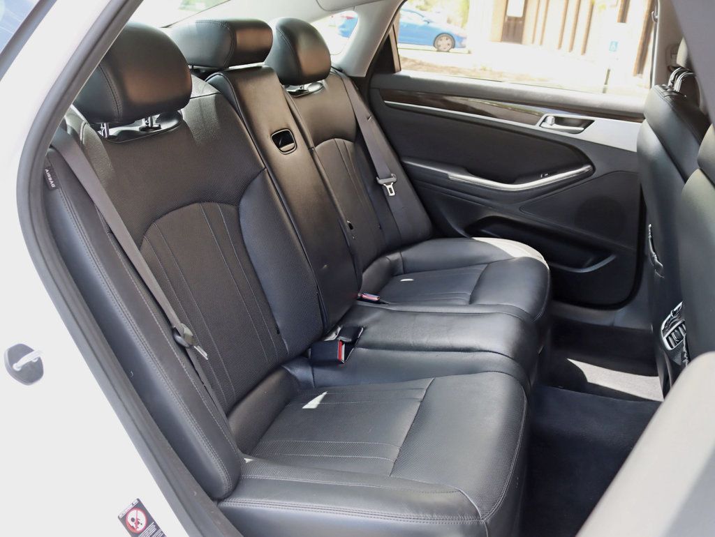 2015 Hyundai Genesis 4dr Sedan V6 3.8L AWD - 23022493 - 22