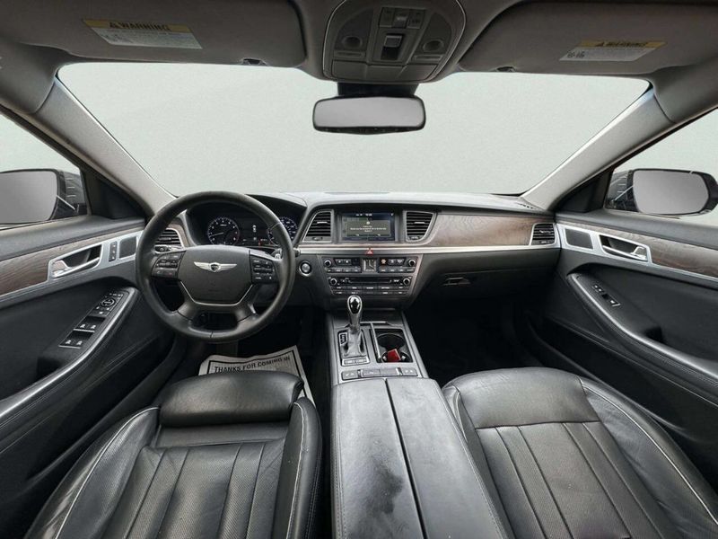 2015 Hyundai Genesis 4dr Sedan V8 5.0L RWD - 23052210 - 17