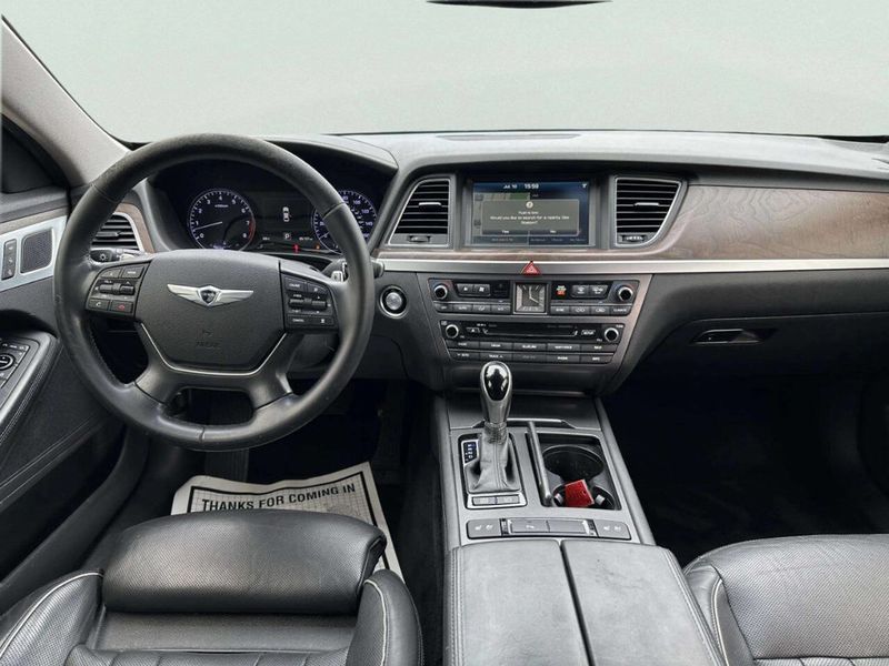 2015 Hyundai Genesis 4dr Sedan V8 5.0L RWD - 23052210 - 18