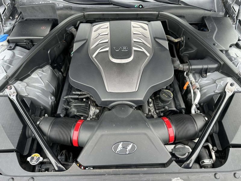 2015 Hyundai Genesis 4dr Sedan V8 5.0L RWD - 23052210 - 36