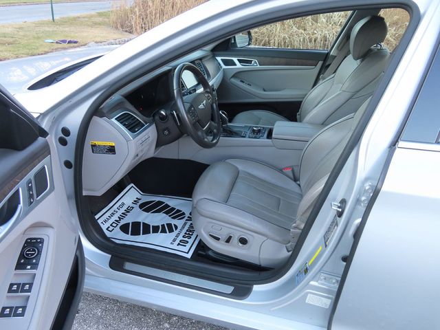 2015 Hyundai Genesis Base Trim - 22958225 - 22