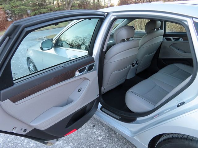 2015 Hyundai Genesis Base Trim - 22958225 - 30