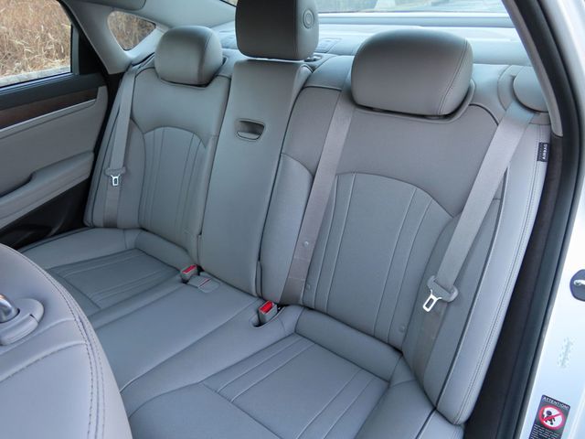 2015 Hyundai Genesis Base Trim - 22958225 - 33