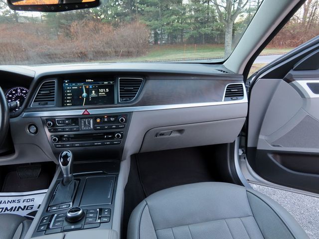 2015 Hyundai Genesis Base Trim - 22958225 - 35