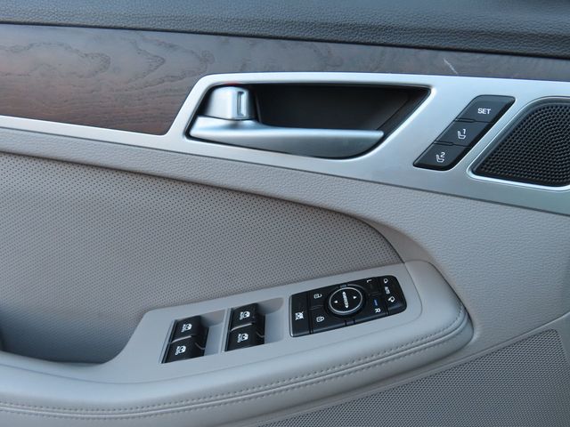 2015 Hyundai Genesis Base Trim - 22958225 - 44