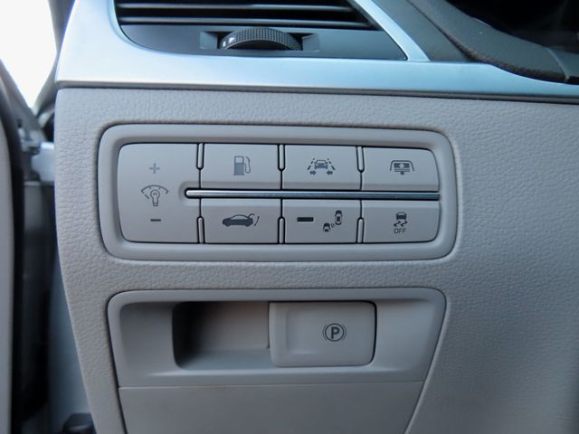 2015 Hyundai Genesis Base Trim - 22958225 - 7