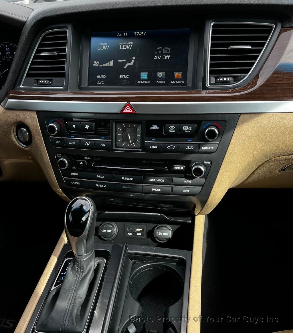 2015 Hyundai Genesis Base Trim - 23052384 - 18