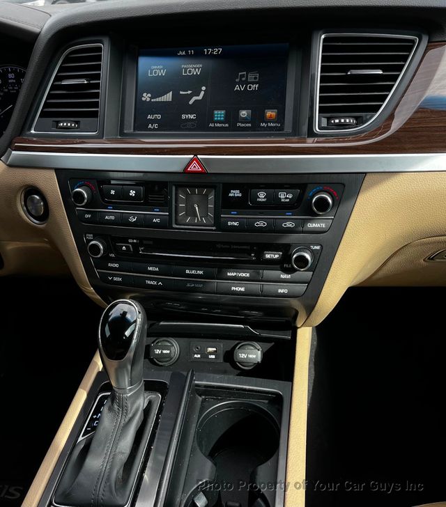 2015 Hyundai Genesis Base Trim - 23052384 - 18