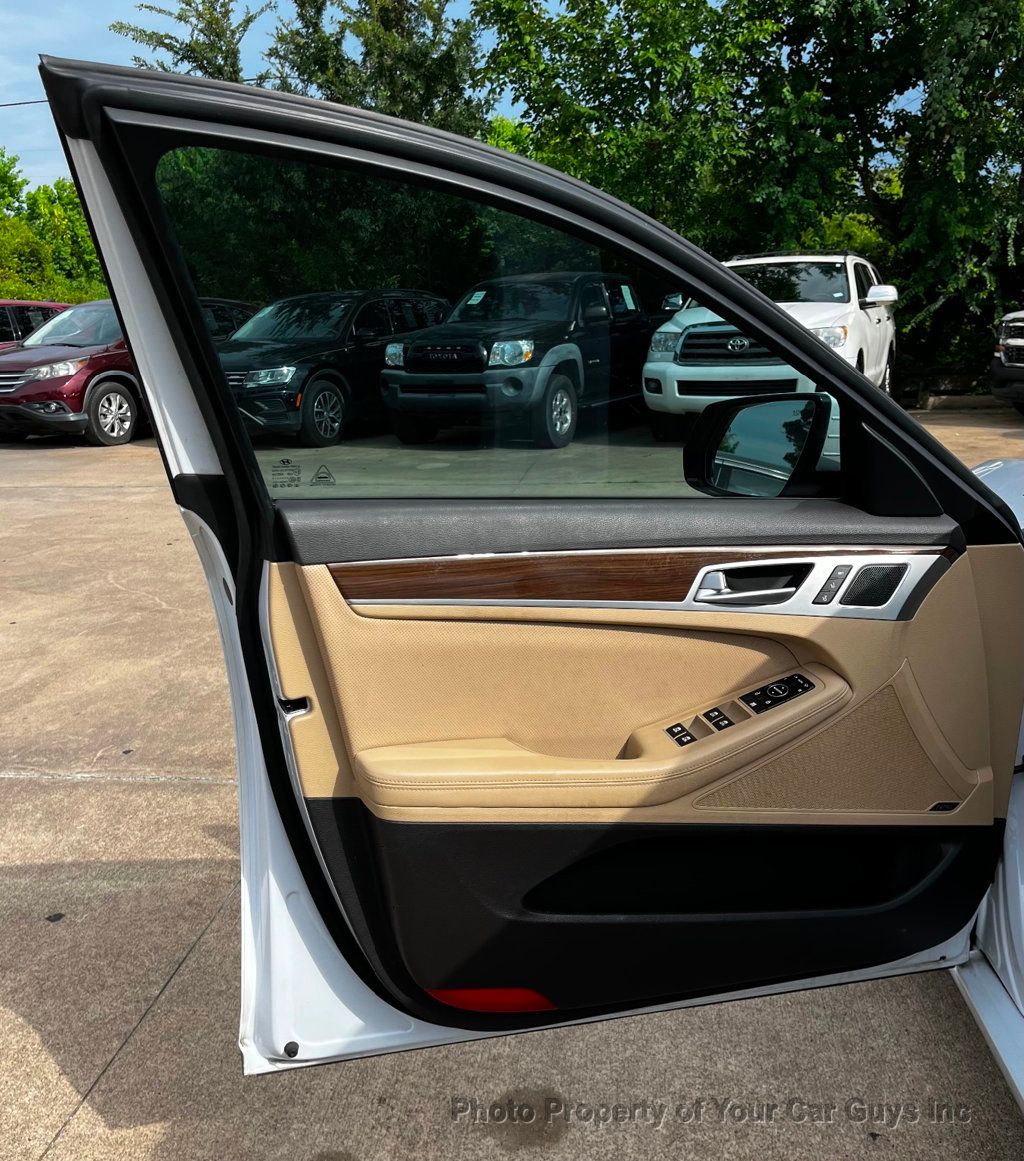 2015 Hyundai Genesis Base Trim - 23052384 - 29
