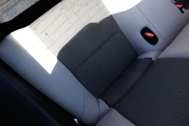 2015 Hyundai Genesis Coupe 2dr 3.8L Manual w/Gray Seats - 22913039 - 9