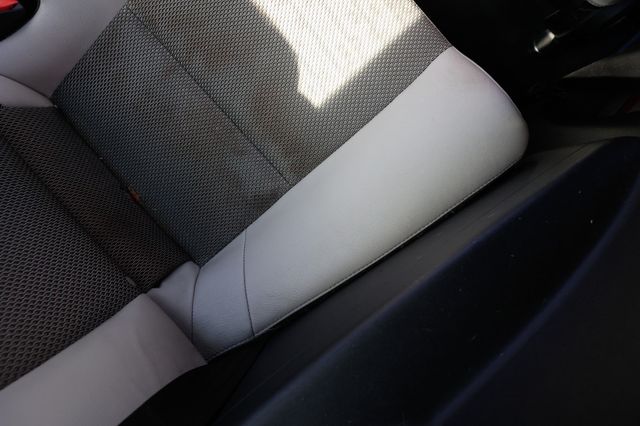 2015 Hyundai Genesis Coupe 2dr 3.8L Manual w/Gray Seats - 22913039 - 11