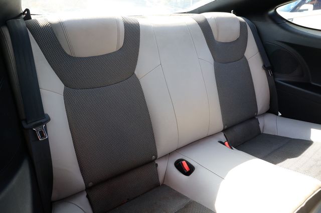 2015 Hyundai Genesis Coupe 2dr 3.8L Manual w/Gray Seats - 22913039 - 13