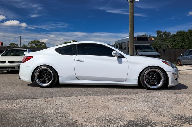 2015 Hyundai Genesis Coupe 2dr 3.8L Manual w/Gray Seats - 22913039 - 14