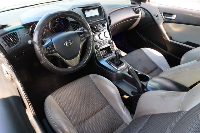 2015 Hyundai Genesis Coupe 2dr 3.8L Manual w/Gray Seats - 22913039 - 3