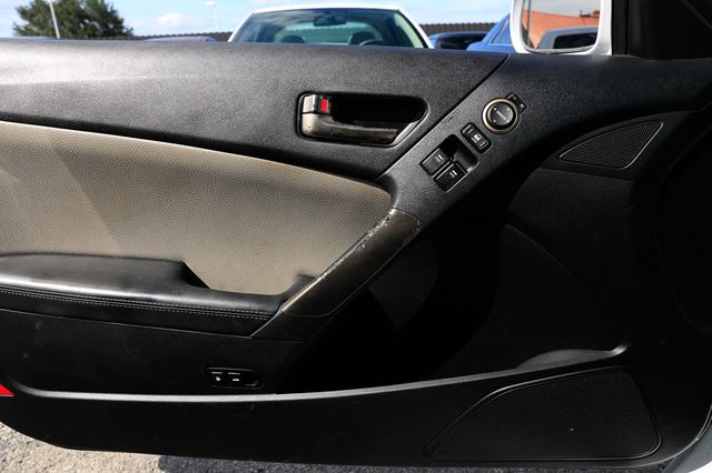 2015 Hyundai Genesis Coupe 2dr 3.8L Manual w/Gray Seats - 22913039 - 41