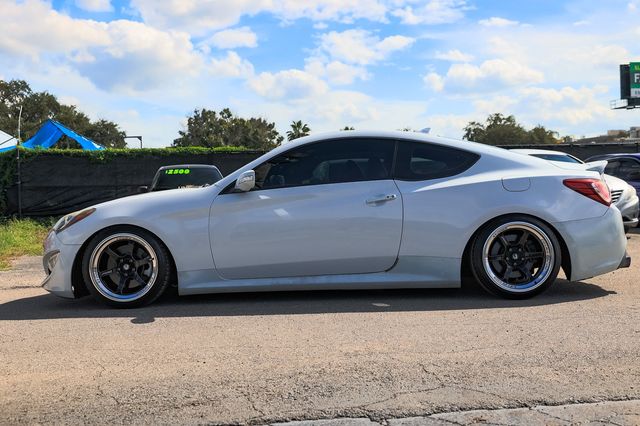 2015 Hyundai Genesis Coupe 2dr 3.8L Manual w/Gray Seats - 22913039 - 4