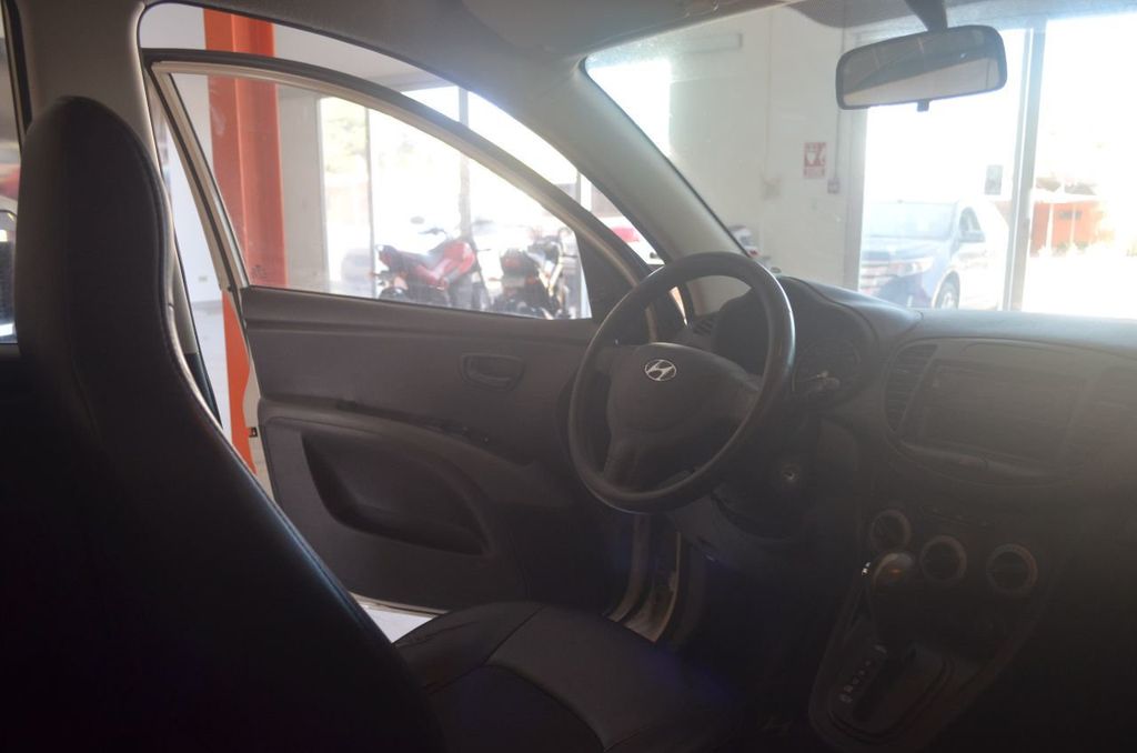 2015 Hyundai I-10 Disponible para alquiler Automatico - 21269394 - 9