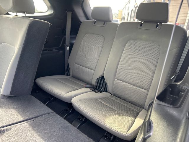 2015 Hyundai Santa Fe FWD 4dr GLS - 22972235 - 6