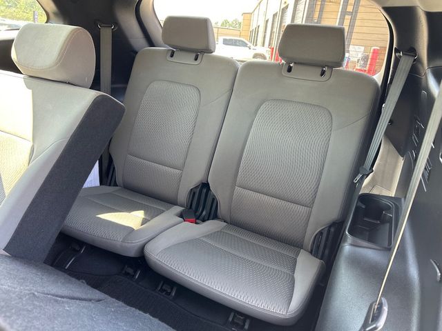 2015 Hyundai Santa Fe FWD 4dr GLS - 23084361 - 6
