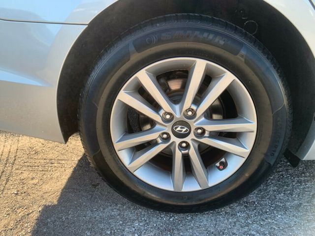 2015 Hyundai Sonata 4dr Sedan 2.4L SE - 22946644 - 19