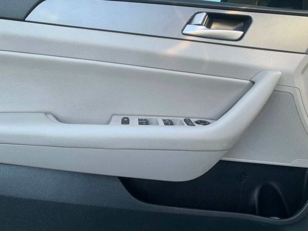 2015 Hyundai Sonata SE Eco photo 3