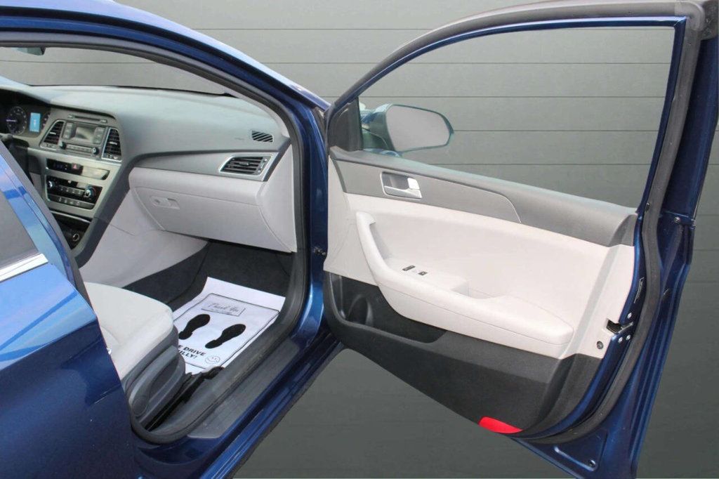 2015 Hyundai Sonata 4dr Sedan 2.4L SE - 22933194 - 16