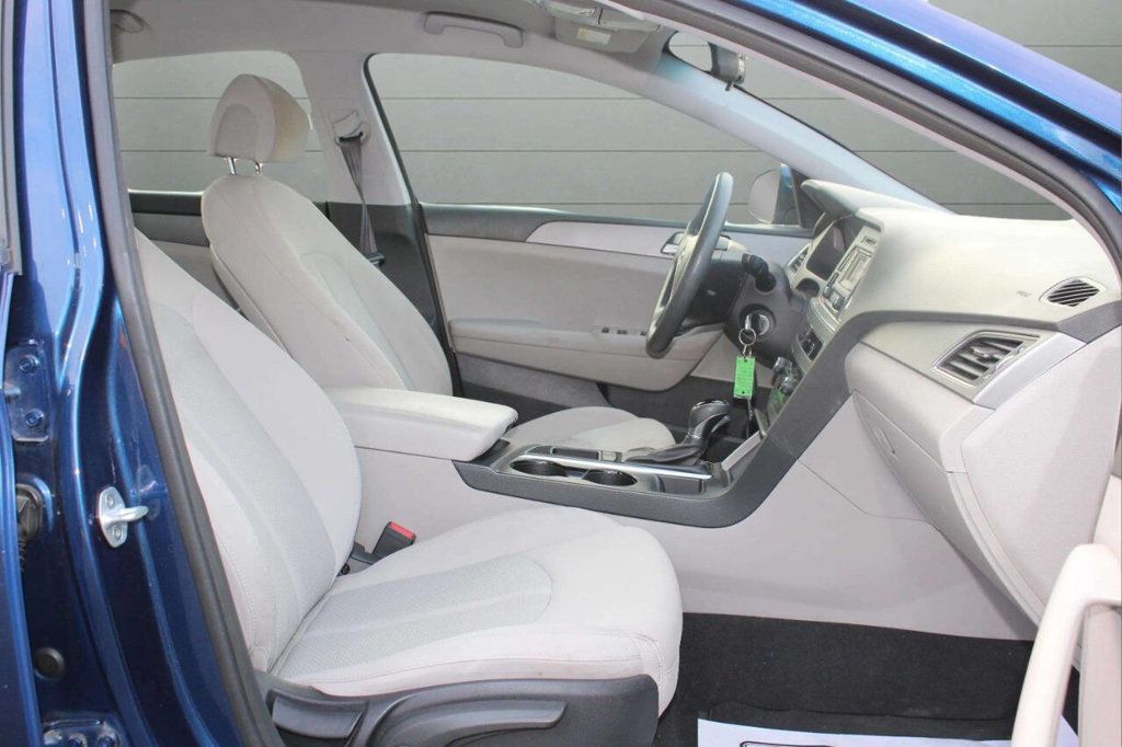 2015 Hyundai Sonata 4dr Sedan 2.4L SE - 22933194 - 17