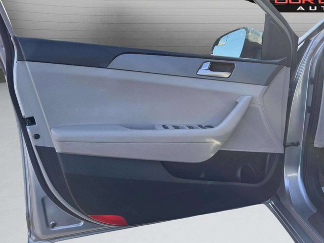 2015 Hyundai Sonata 4dr Sedan 2.4L SE - 22940464 - 9