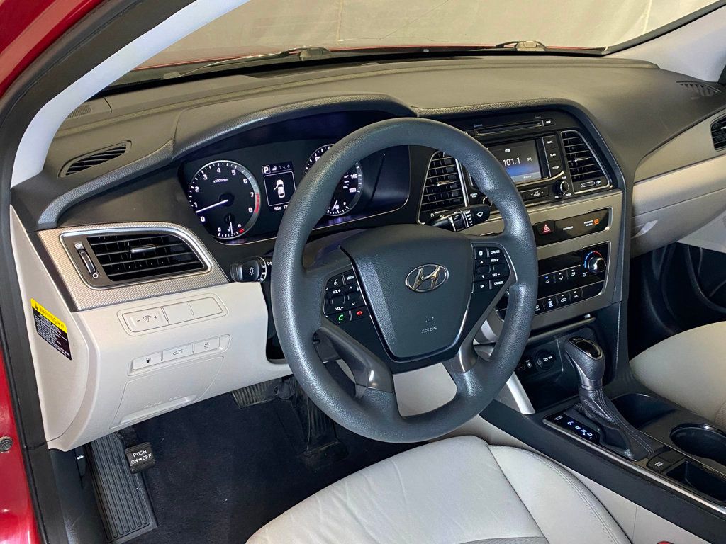2015 Hyundai Sonata 4dr Sedan 2.4L SE - 23001930 - 16