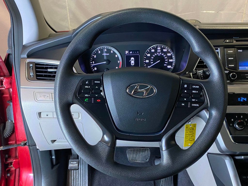 2015 Hyundai Sonata 4dr Sedan 2.4L SE - 23001930 - 18