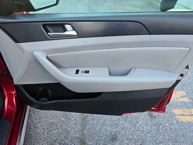 2015 Hyundai Sonata 4dr Sedan 2.4L Sport - 23039522 - 16