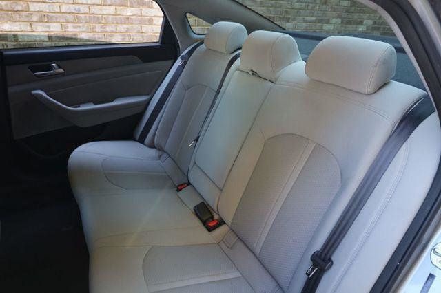 2015 Hyundai Sonata SE - 23059171 - 18
