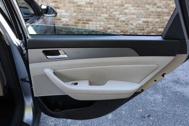 2015 Hyundai Sonata SE - 23059171 - 19