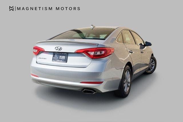 2015 Hyundai Sonata SE - 23059171 - 7