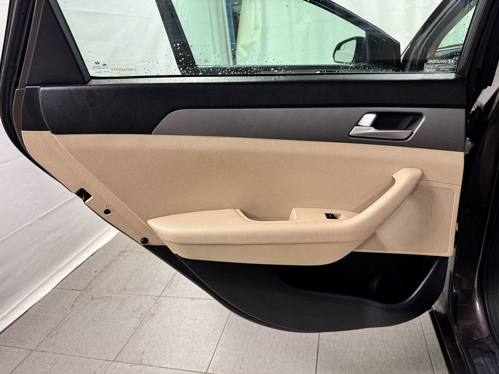 2015 Hyundai Sonata SE - 23096346 - 14