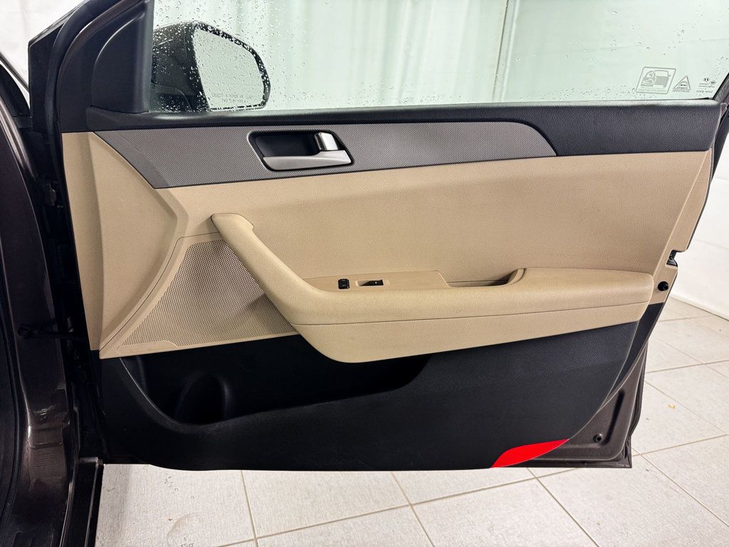 2015 Hyundai Sonata SE - 23096346 - 16