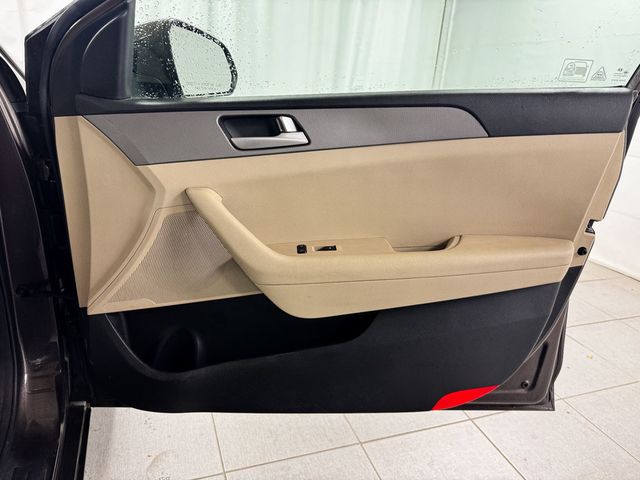 2015 Hyundai Sonata SE - 23096346 - 16