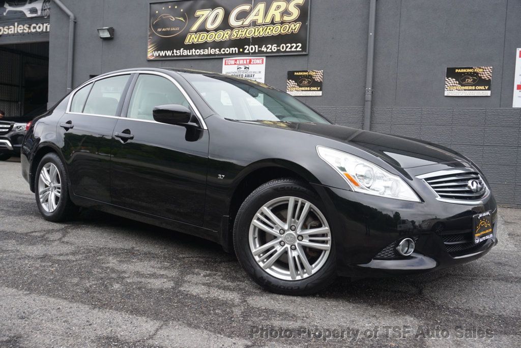 2015 INFINITI Q40