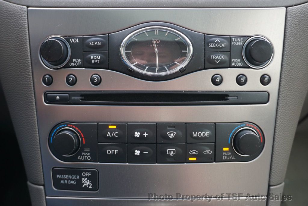 2015 Infiniti Q40 photo 22
