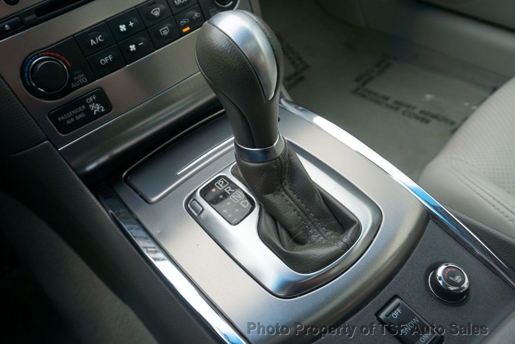 2015 Infiniti Q40 photo 23